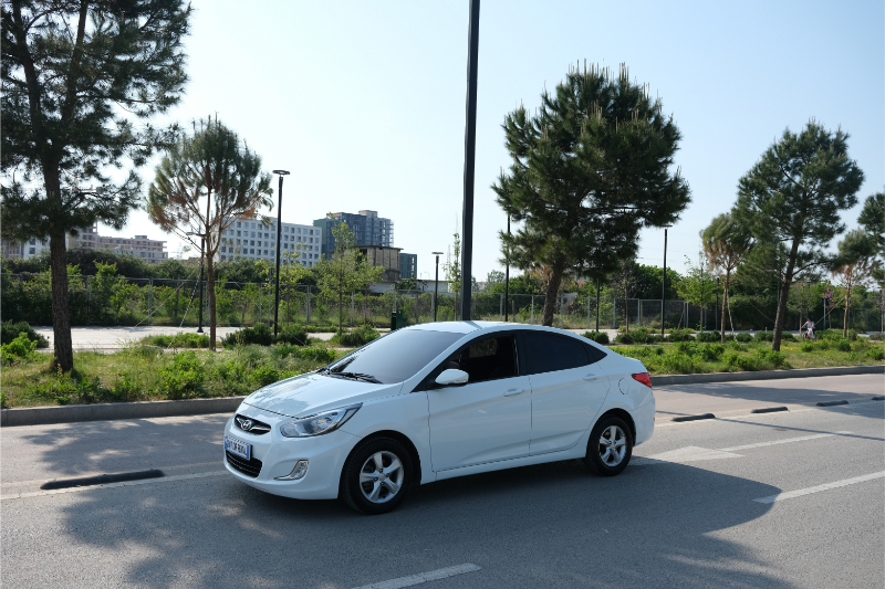 Hyundai Accent (2)