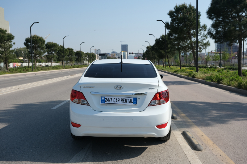 Hyundai Accent (3)