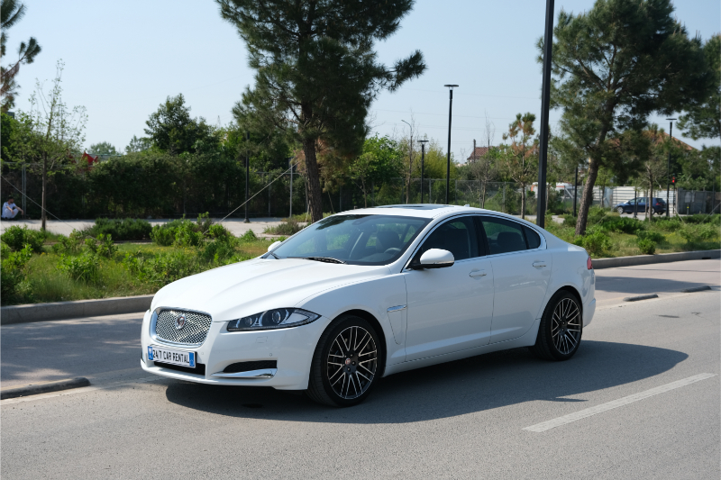 Jaguar XF (1)