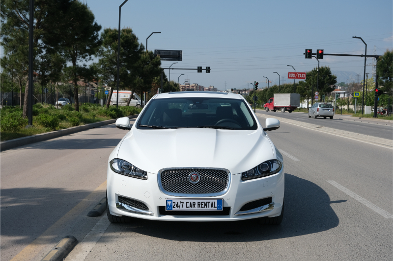 Jaguar XF (2)