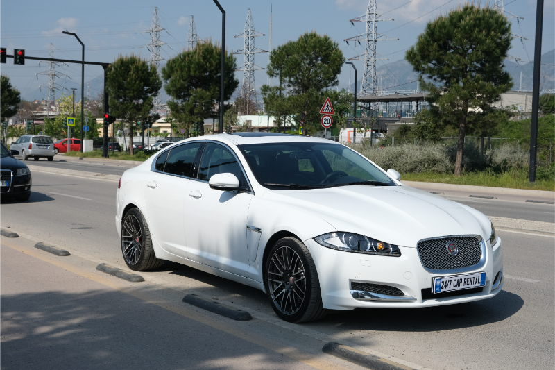 Jaguar XF (3)